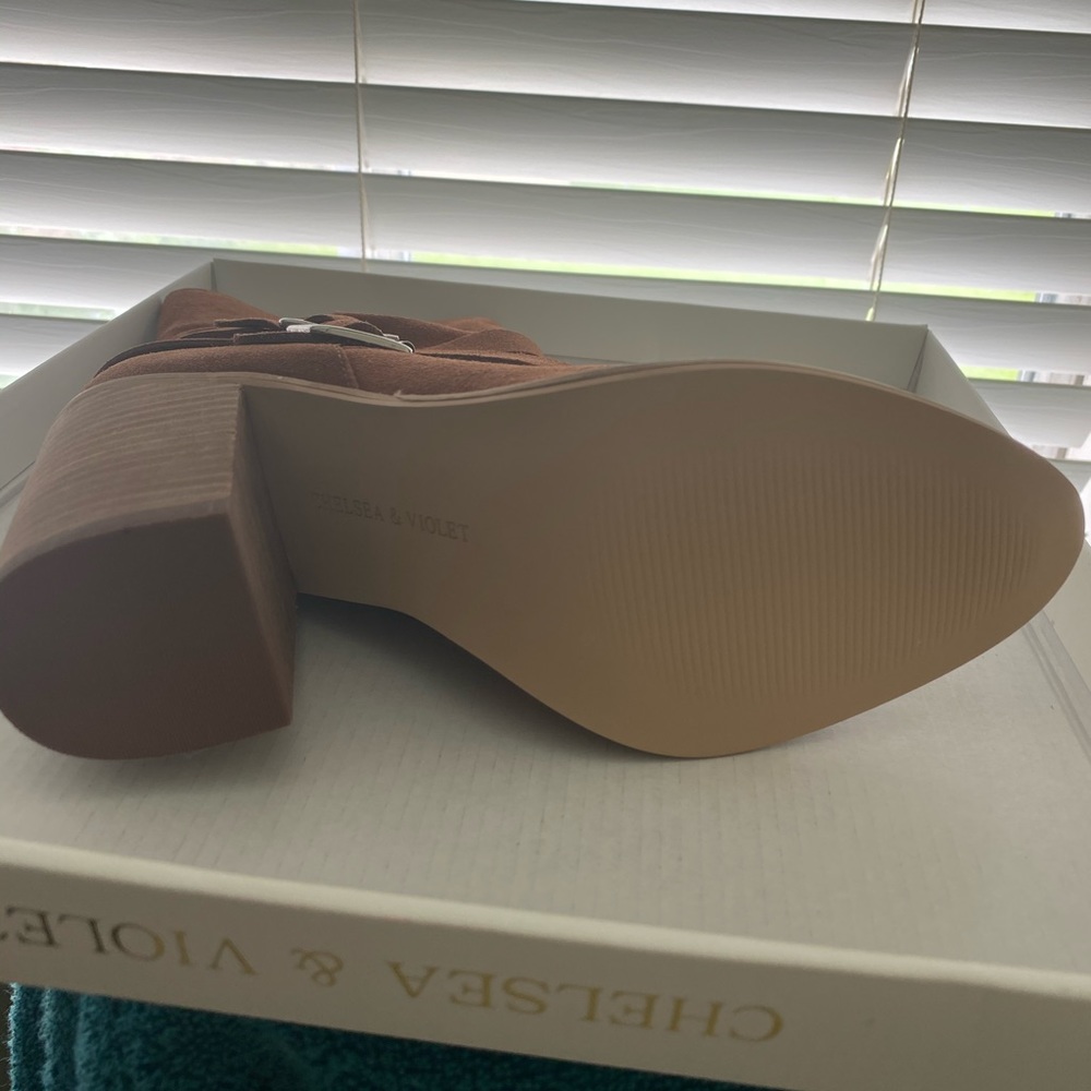 Boots - Picture 4 of 4